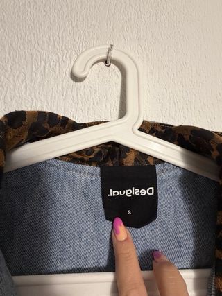 Chaqueta vaquera invierno patchwork Desigual
