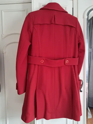 Abrigo XDYE Rojo Mujer,pull&bar.