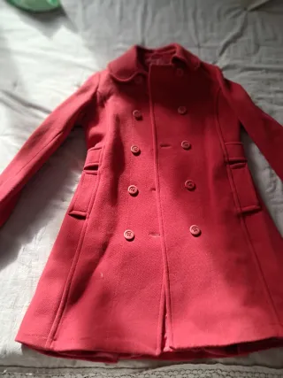 Abrigo XDYE Rojo Mujer,pull&bar.