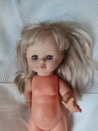 Due bambole Famosa, b.b. vintage in vendita