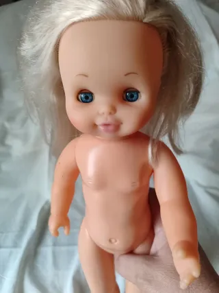 Due bambole Famosa, b.b. vintage in vendita