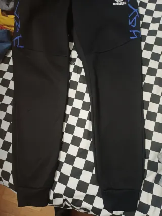 Pantalón chándal Adidas negro y azul