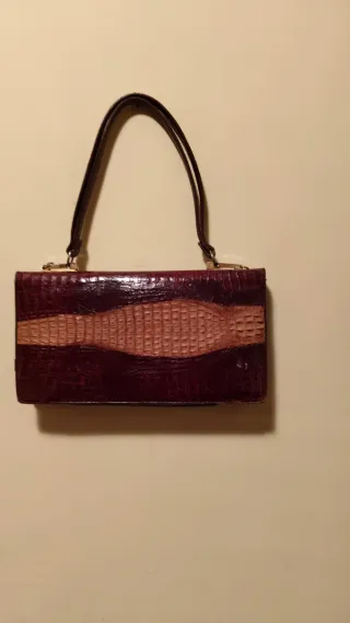 Bolso de piel, uso de mano y hombro