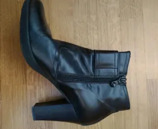 Stivale tronchetto nero