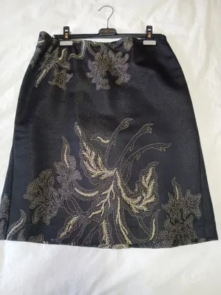 Traje de falda y chaqueta