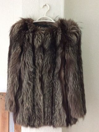 Chaqueta de zorro gris