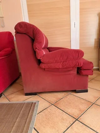 Sillón granate de tela