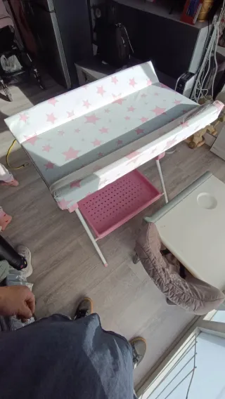 Cambiador y trona para bebé