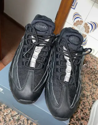 Nike Air Max 95 Negras
