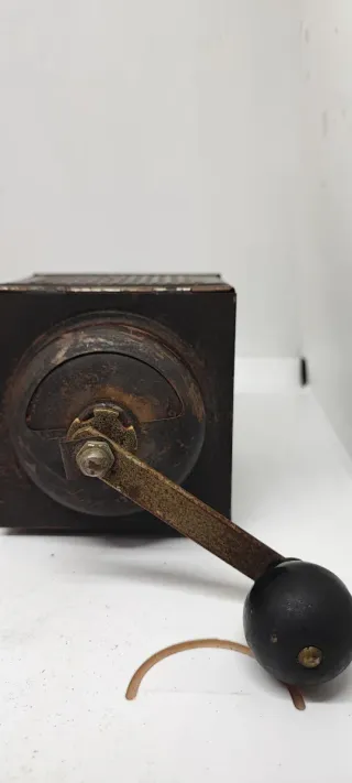 2 Macinini Caffè Vintage Rossi e marrone