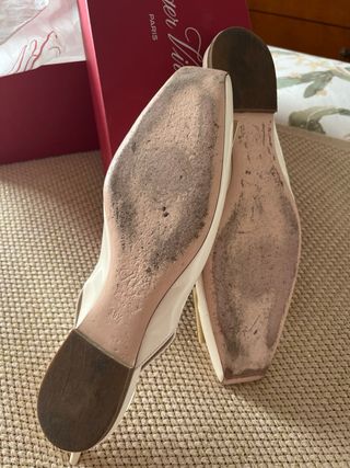 Roger Vivier Sandalias Charol Beige Hebilla Dorada