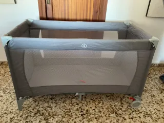 Cuna de viaje plegable