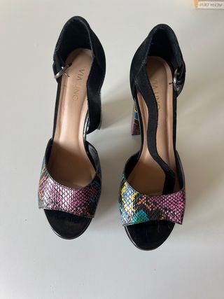 Tacones Via Uno Negro Multicolor estilo piel