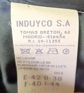 Traje de chaqueta y falda