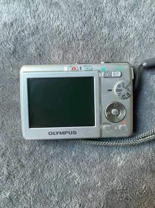 Cámara Digital Olympus FE-190