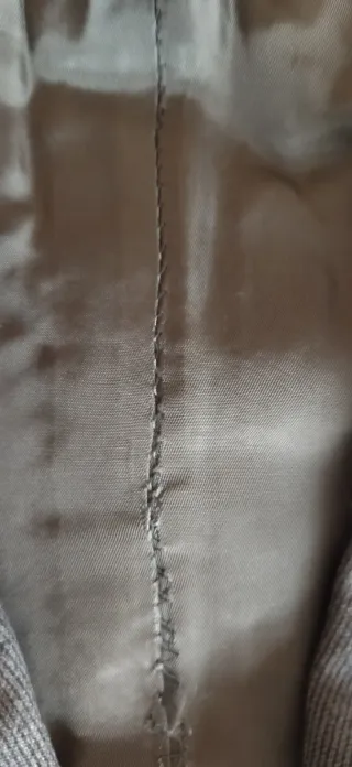 Traje de hombre gris de tres piezas