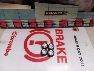 4 Llantas Aluminio Scaleauto con Neumáticos