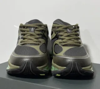 New Balance 2000 Verde Oliva