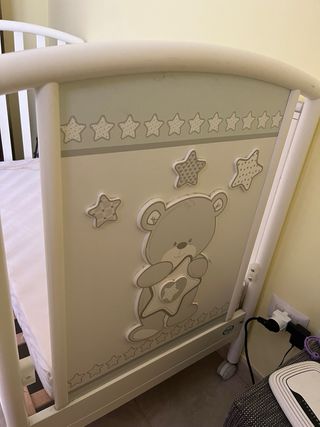 Lettino bianco per bambini