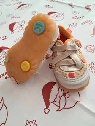 Zapatitos niña lunares y flores numero 19