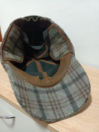 Gorra de paño con orejeras
