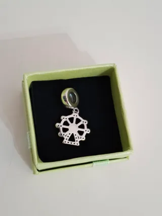 Charm Noria Multicolor y Plateado