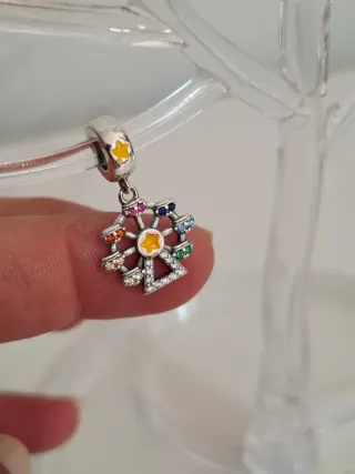 Charm Noria Multicolor y Plateado