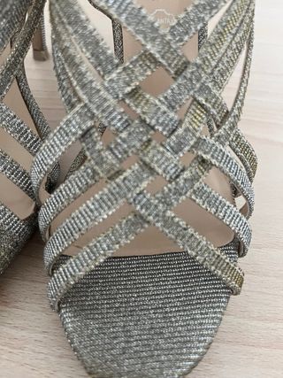 Sandalias de fiesta plateadas y doradas T.39