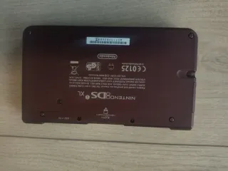 Nintendo DS XL Granate + Accesorios