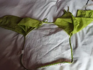 Babero impermeable con mangas talla 5-6 años