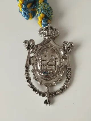 Medalla Hermandad Montserrat Sevilla