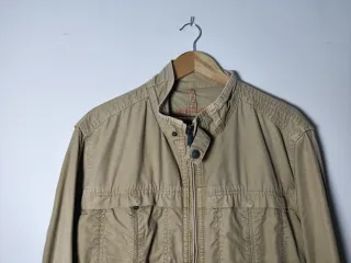 Chaqueta Massimo Dutti con cremallera