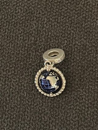 Pandora Charm Mundo Azul y Plateado