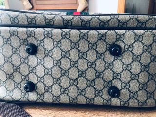 Bolso de viaje Gucci rígido