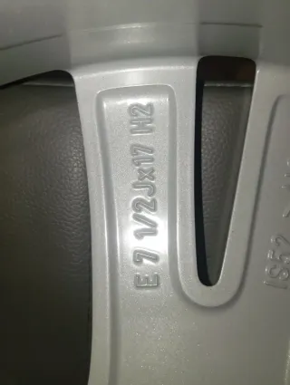 Llantas E7 1/2Jx17 H2