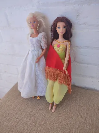 Due Barbie di culture diverse
