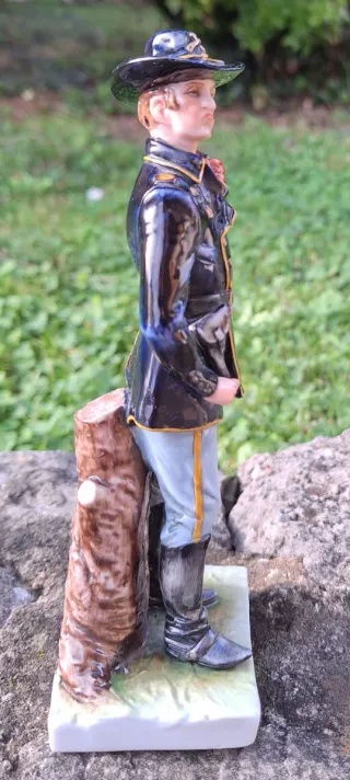 Porcelana Capodimonte Comandante - Firmado