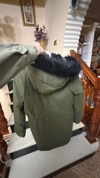 Chaquetón verde KIABI con capucha