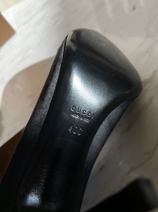 Zapatos Peep Toe Gucci negros con cristales