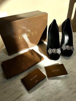 Zapatos Peep Toe Gucci negros con cristales
