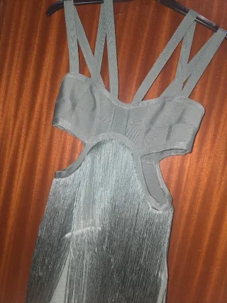 Vestido verde con flecos