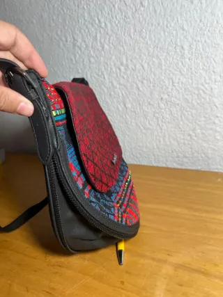 Bolso de hombro Desigual rojo y multicolor