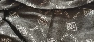 Liu Jo Sciarpa Nera e Grigia con Logo