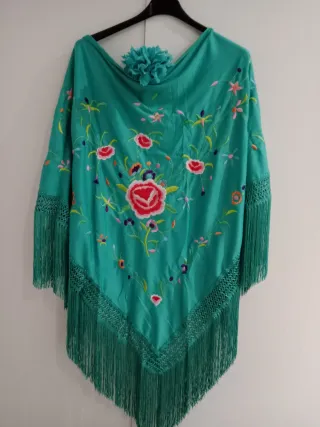 Mantoncillo bordado multicolor