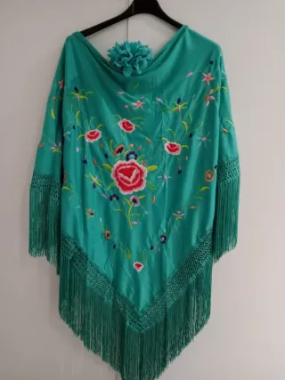 Mantoncillo bordado multicolor