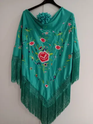 Mantoncillo bordado multicolor