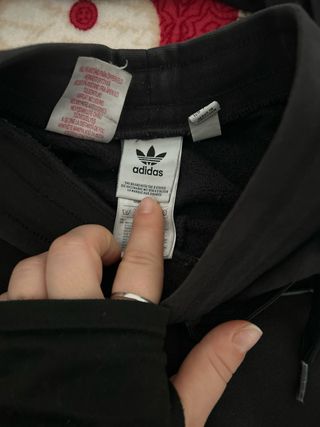 Completo Adidas nero con bande bianche