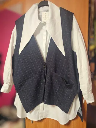 Conjunto Camisa Blanca y Chaleco Gris