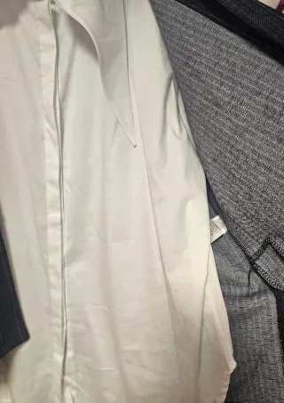 Conjunto Camisa Blanca y Chaleco Gris