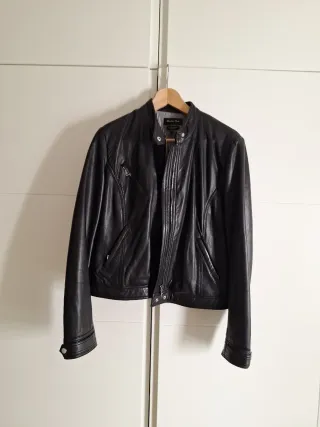 Chaqueta de cuero negra
